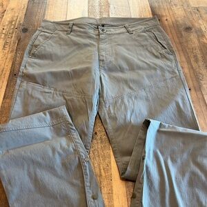 Men’s mountain hardware ap pant EUC stone color 33